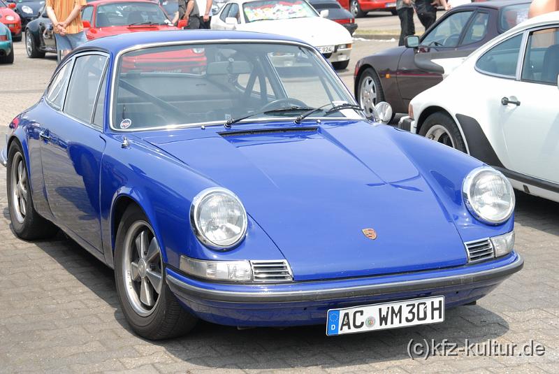 Porsche Zentrum Aachen 8800.JPG